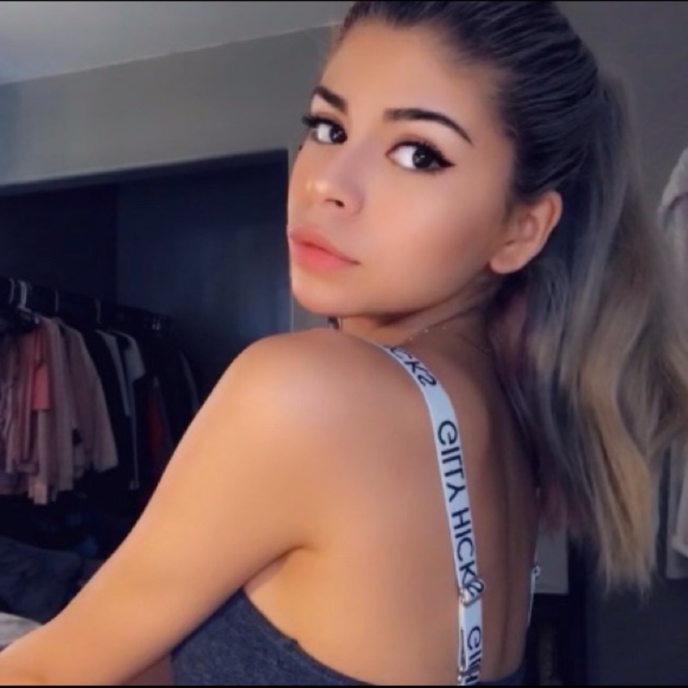 Meet your Posher, Jasmin